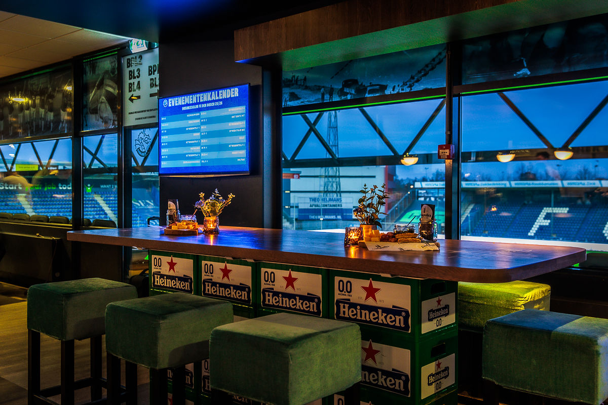 Business Lounge met diner-opstelling