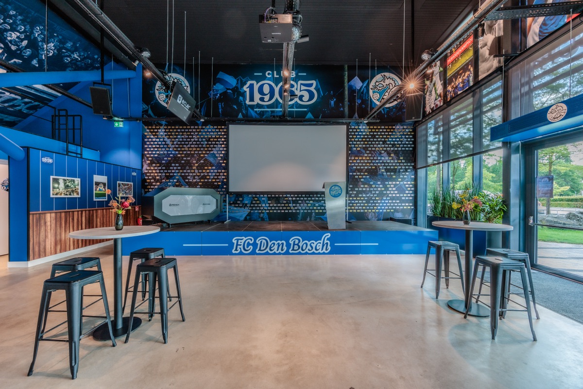 Supportershome, podium voor presentaties