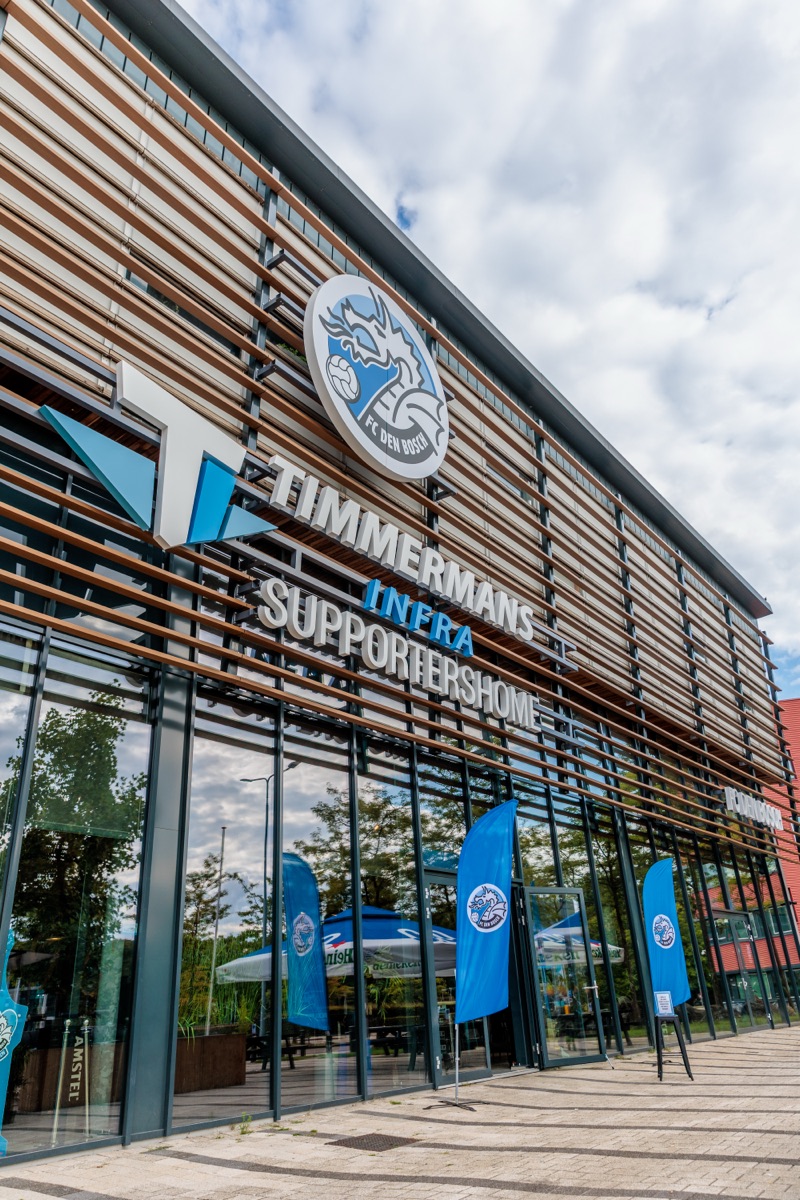 Entree van Stadion De Vliert, Supportershome